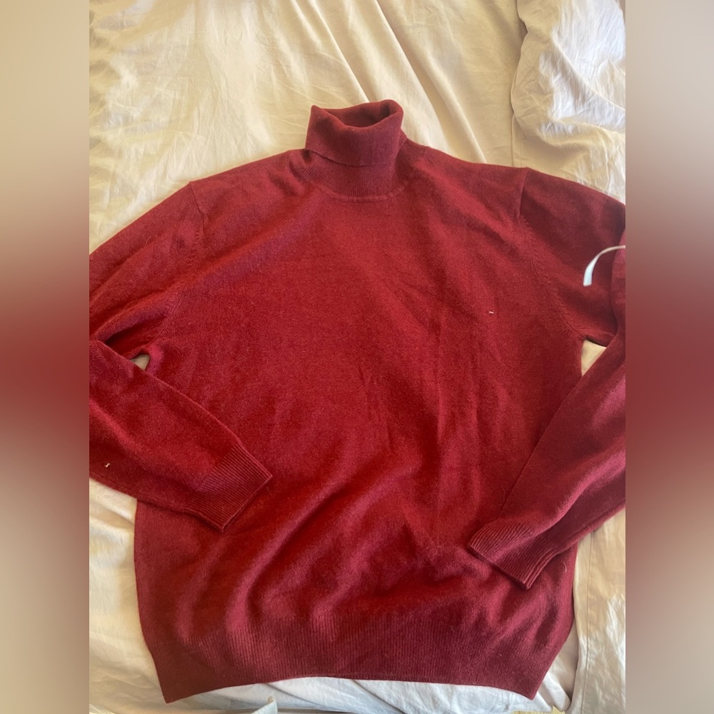 Oliver Perry 100% cashmere turtleneck sweater